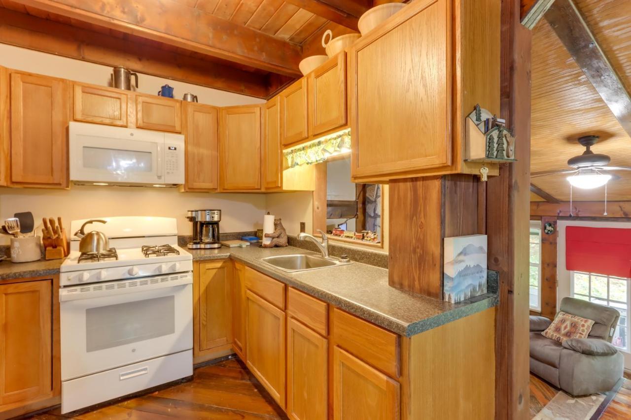 Mountaintop Ellijay Cabin With Private Hot Tub Exterior foto